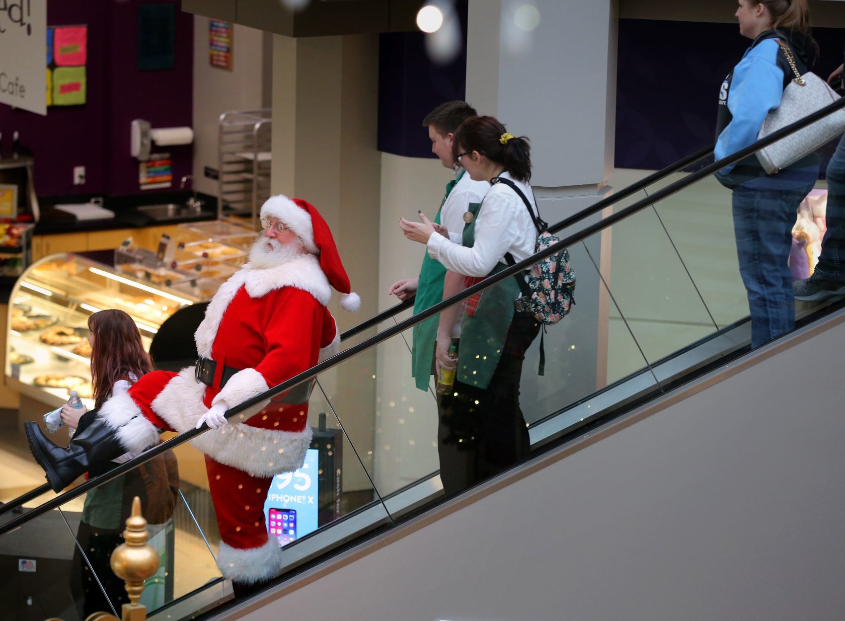 Shoppers search for Black Friday bargains around St. Louis